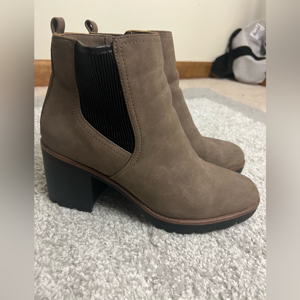 Brand new boots size 10